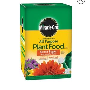 🌷🌹Miracle grow. Plant food🌷🌷